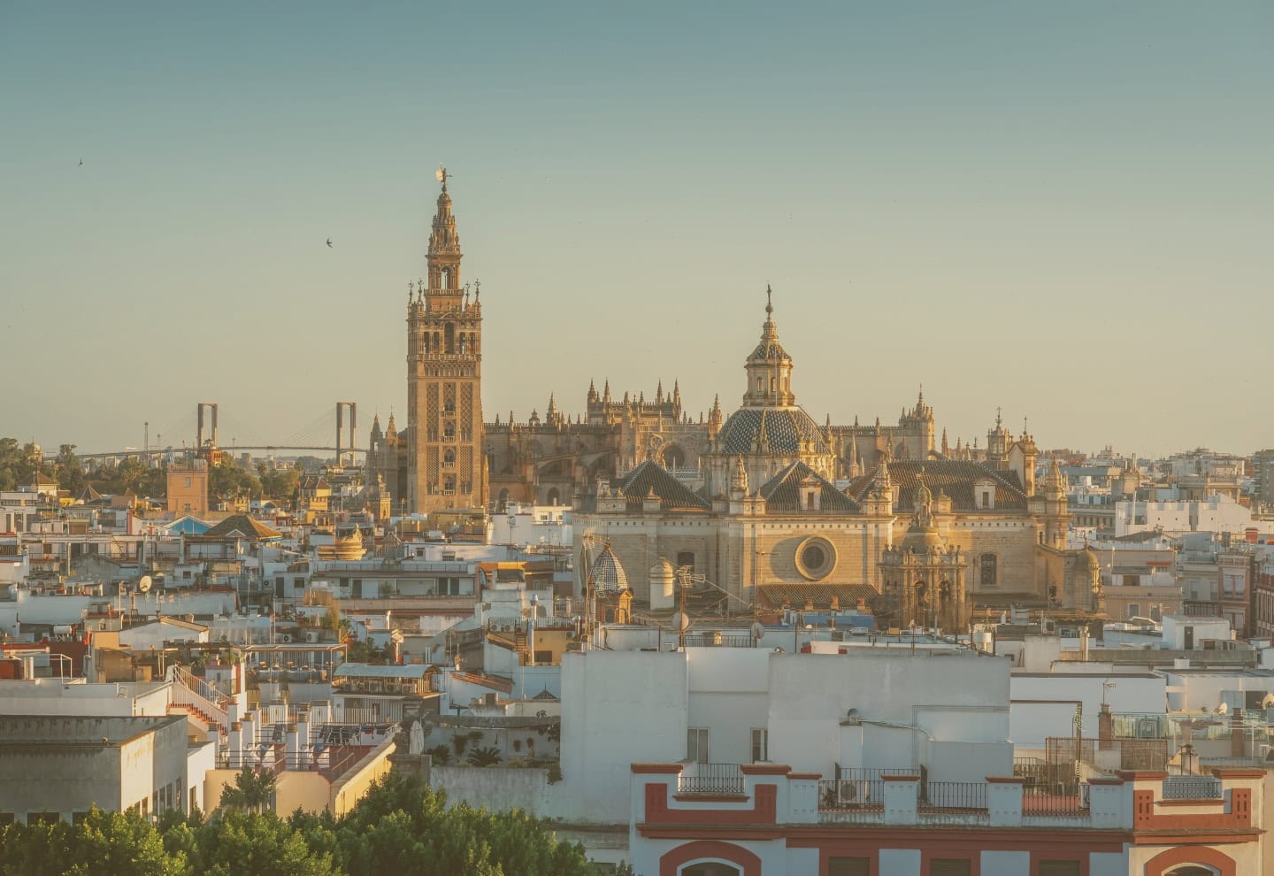 Bodas en Espacios Históricos: Castillos y Palacios en Sevilla Weddings in Historical Venues: Castles and Palaces in Seville